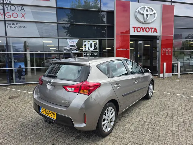 Toyota Auris 1.3 VVT-i 100 PK Now, Trekhaak 2014 Benzine 14