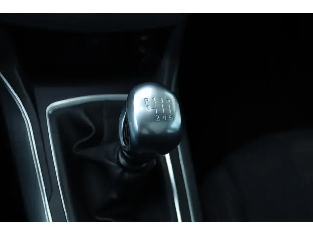 Peugeot 308 1.2 PT ALLURE 2017 Benzine 31