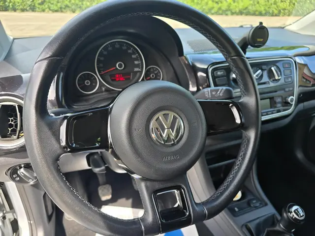 Volkswagen up! 1.0 high up! BlueMotion 2013 Benzine 13