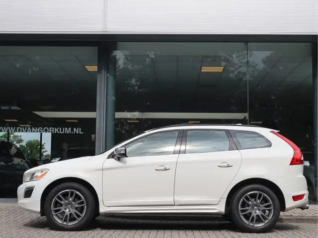 Volvo XC60 2.0 T5 R-Design 2013 Benzine 6