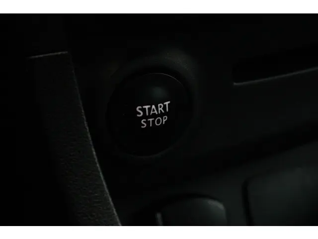 Renault Clio 0.9 TCe Eco2 Limited 2016 Benzine 23