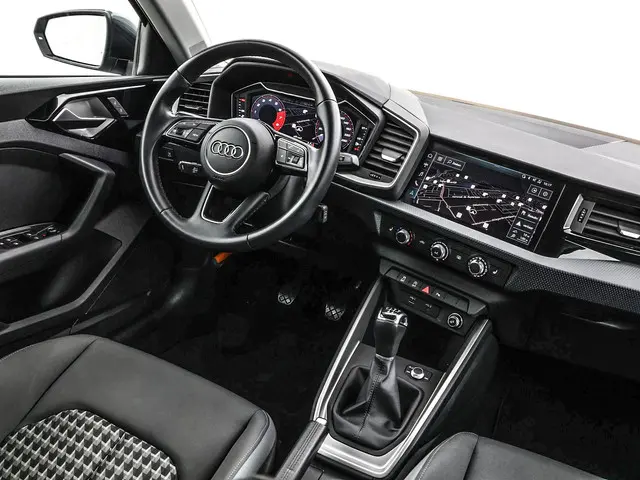 Audi A1 citycarver 25 TFSI 95pk Epic 2020 Benzine 27