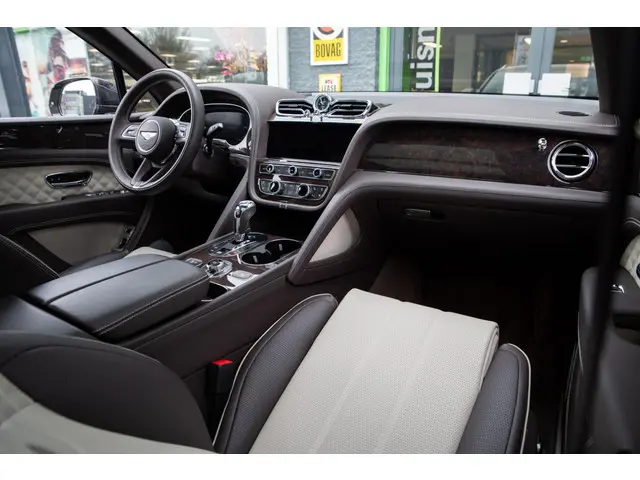 Bentley Bentayga 3.0 V6 Hybrid 2022 Hybride Benzine 30