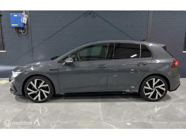 Volkswagen Golf 1.5 eTSI R-Line 2023 Benzine 8