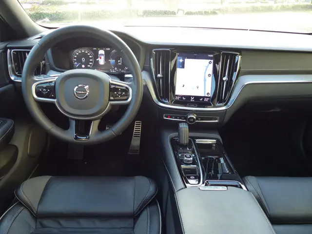 Volvo V60 T6 Recharge AWD R-Design 2022 Hybride Benzine 5