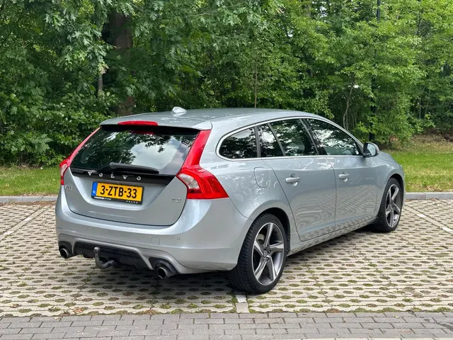 Volvo V60 1.6 T3 R-Design Trekhaak 2015 Benzine 5