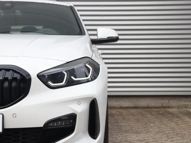 BMW 1 Serie 5-deurs 118i 2024 Benzine 39