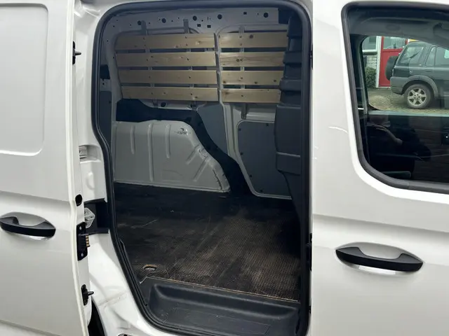 Volkswagen Caddy Cargo 2.0 TDI Comfort 2022 Diesel 15