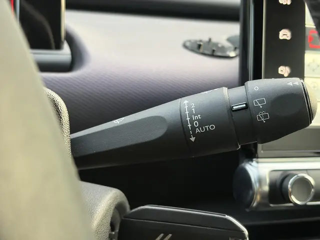 Citroën C4 Cactus 1.2 PureTech Shine 2015 Benzine 22