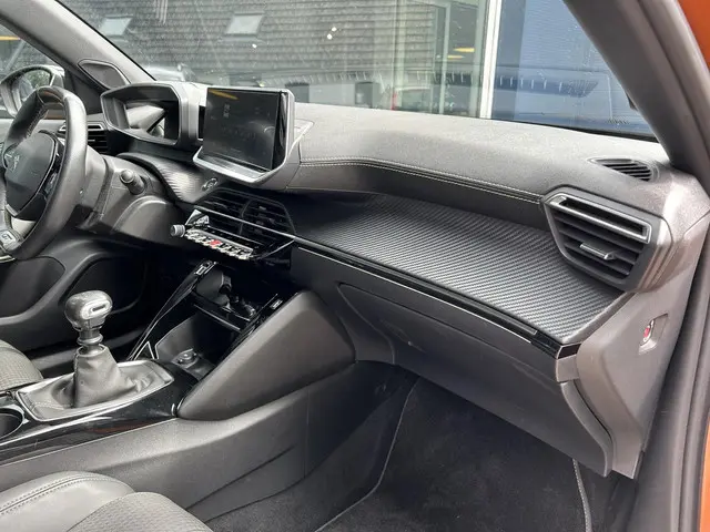 Peugeot 2008 1.2 Turbo 130 PK GT-Line 2020 Benzine 23