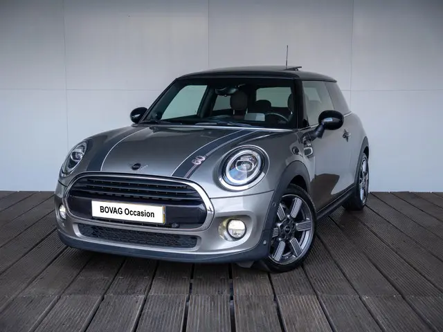 MINI 3-Deurs Cooper Aut. 60 Years Edition 2019 Benzine 39