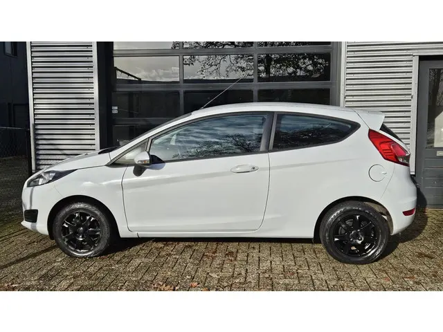 Ford Fiesta 1.25 2012 Benzine 2