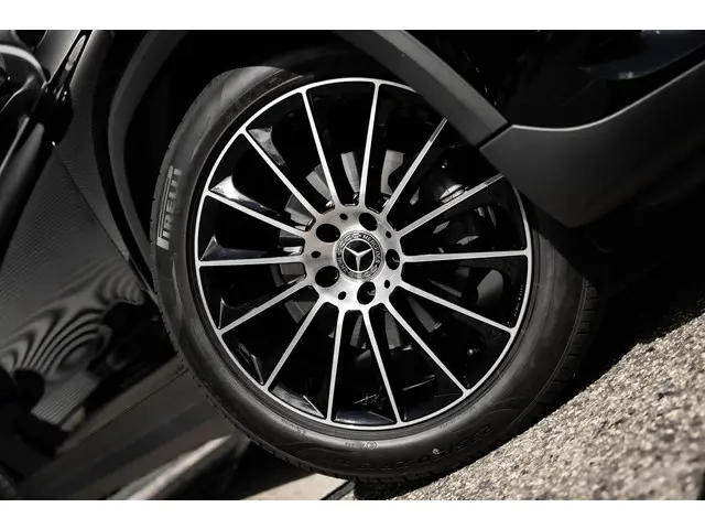 Mercedes-Benz GLA 180 Business Line 2023 Benzine 11