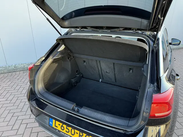Volkswagen T-Roc 1.5 TSI 150pk Sport 2018 Benzine 10