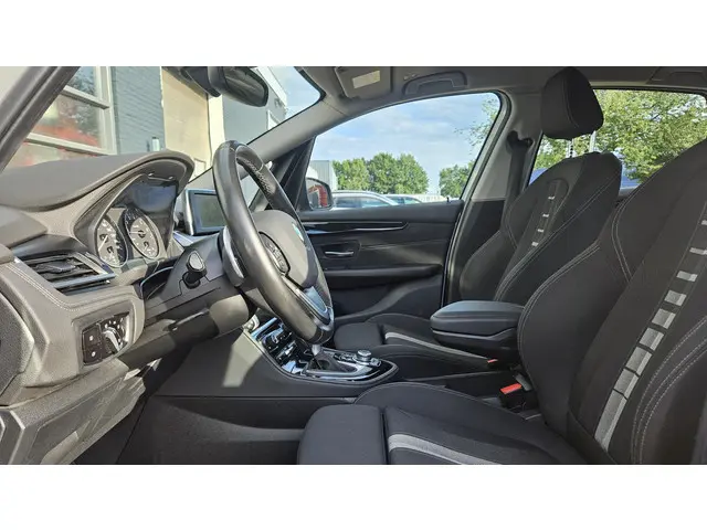 BMW 2 Serie Active Tourer 220i Sport Line 2015 Benzine 16