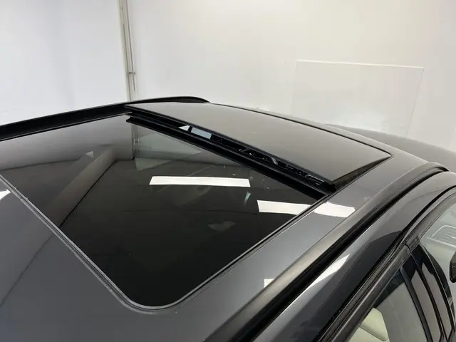 BMW 3 Serie Touring 330i M Sport Edition 2018 Benzine 6