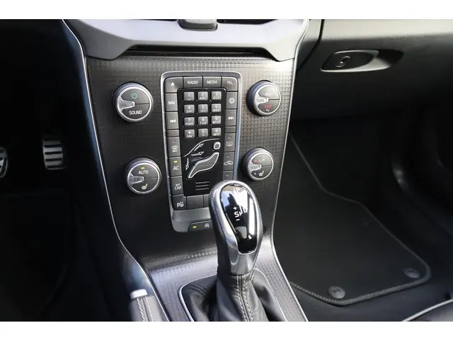 Volvo V40 1.5 T3 Polar+ Sport 2019 Benzine 25