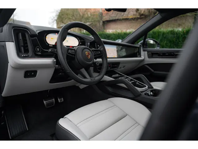 Porsche Cayenne S E-Hybrid 2024 Hybride Benzine 4