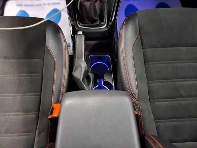 Ford EcoSport 1.0 EcoBoost ST Line 140pk! 2019 Benzine 27