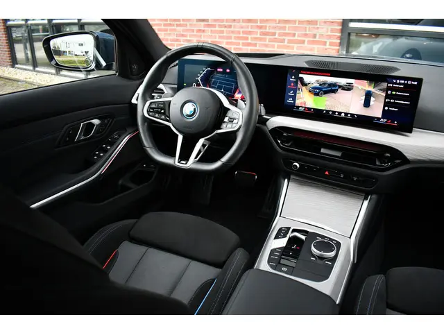 BMW 3 Serie Touring 330e M-Sport 2025 Hybride Benzine 3
