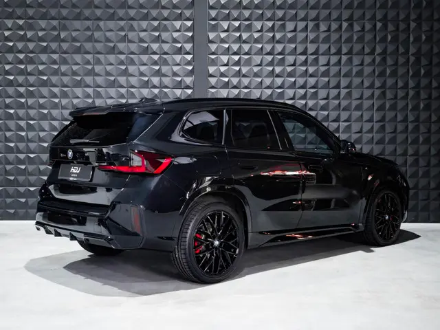 BMW X1 sDrive18i 2024 Benzine 4