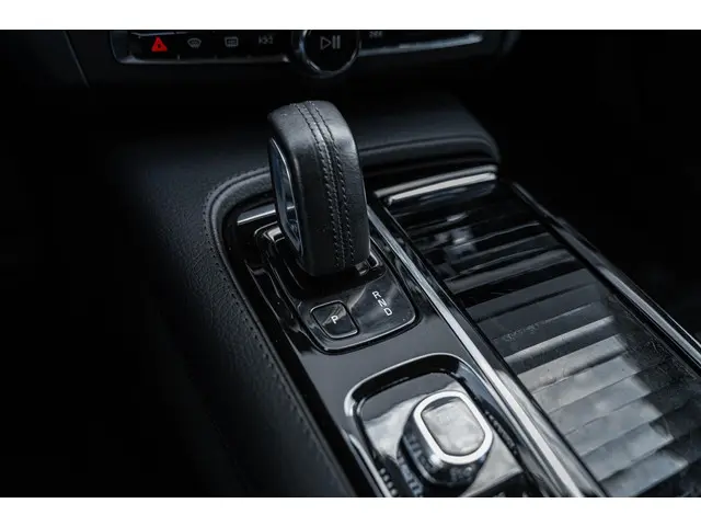 Volvo V90 2.0 T6 AWD Inscription 2021 Hybride Benzine 37