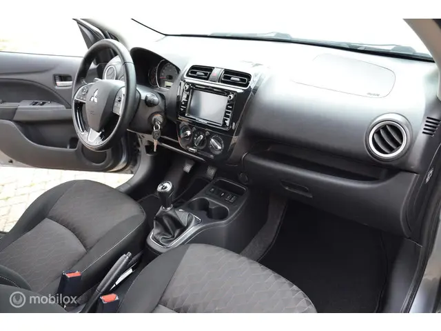 Mitsubishi Space Star 1.2 Instyle 2020 Benzine 35