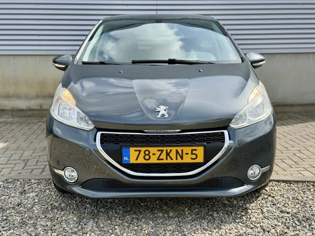 Peugeot 208 1.2 VTi Blue Lease 2012 Benzine 20