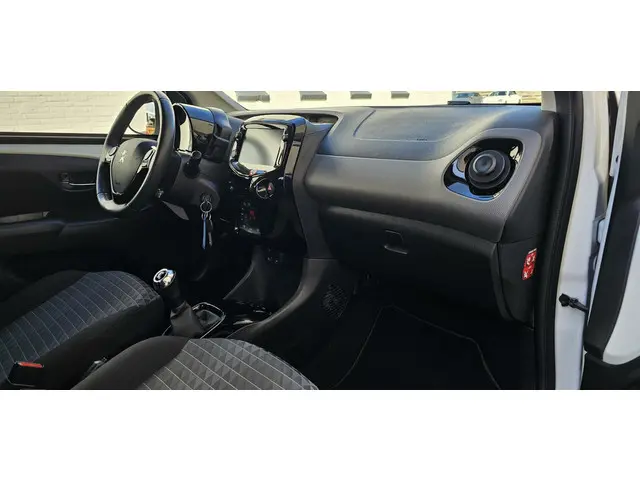 Peugeot 108 1.0 e-VTi Allure 2021 Benzine 30
