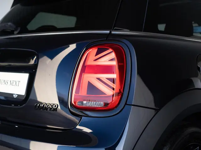 MINI 3-Deurs Cooper 2022 Benzine 14