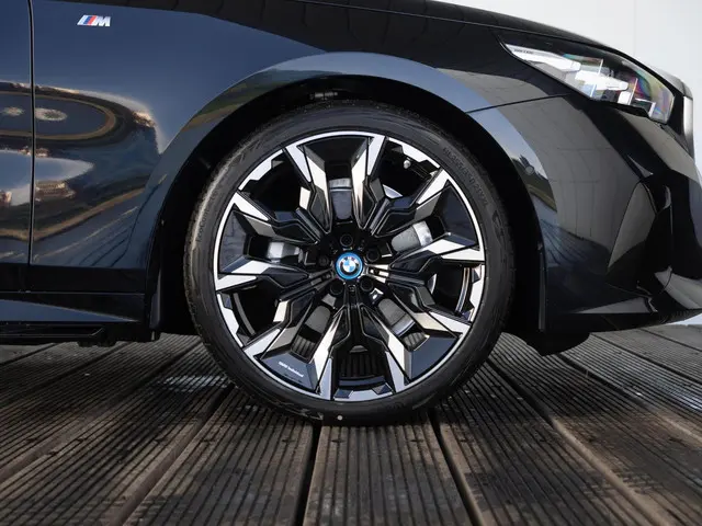 BMW 5 Serie Sedan 520i 2025 Benzine 6