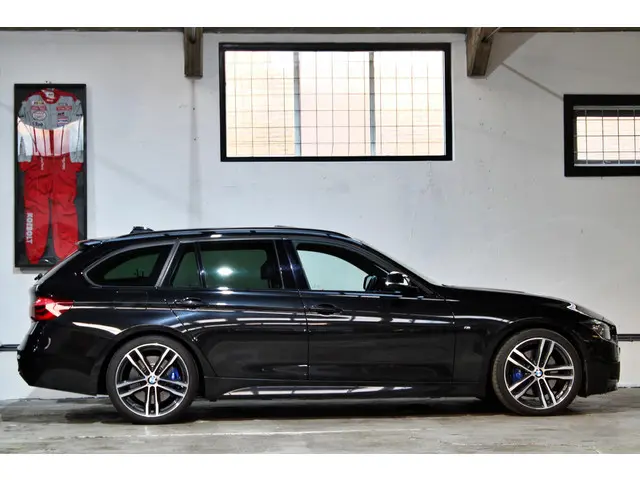 BMW 3 Serie Touring 320i M Sport Edition 2019 Benzine 8