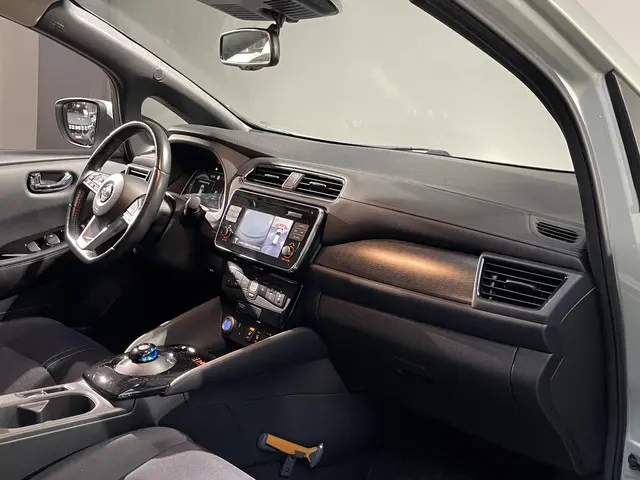 Nissan Leaf 2.ZERO EDITION 40 kWh 2018 Elektrisch 24