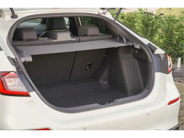 Honda Civic 2.0i e:HEV SPORT 2023 Hybride Benzine 34