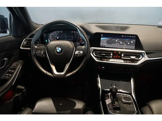BMW 3 Serie Touring 318i High Executive 2021 Benzine 3