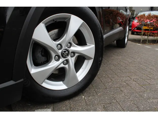 Toyota C-HR 1.8 Hybrid Active 2018 Hybride Benzine 13