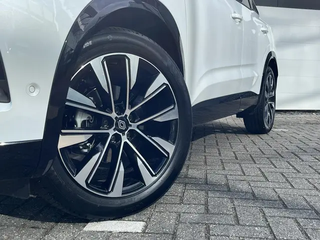 Renault Austral 1.2 TCe 160 X-tronic techno 2025 Benzine 19