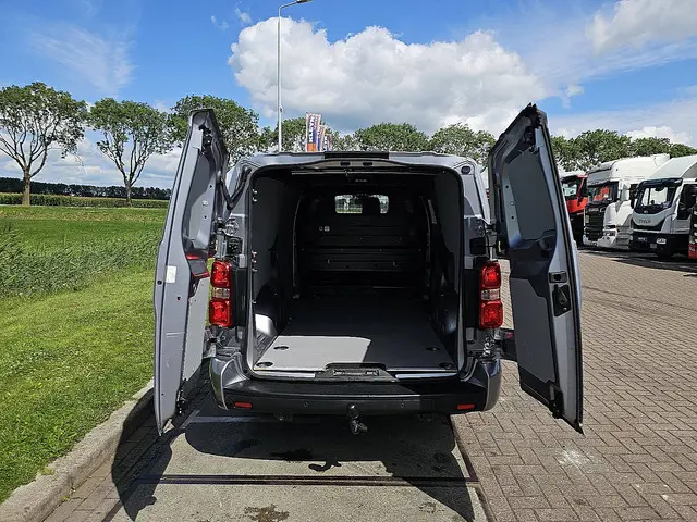 Peugeot Expert 2.0 2021 Diesel 16