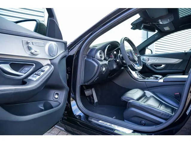 Mercedes-Benz C-Klasse Estate AMG 63 S 2015 Benzine 6