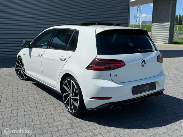 Volkswagen Golf 2.0 TSI 4Motion R 2017 Benzine 10