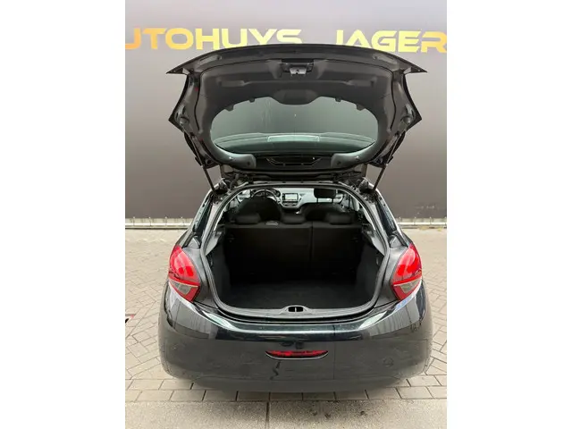 Peugeot 208 1.2 PureTech Allure 2018 Benzine 22