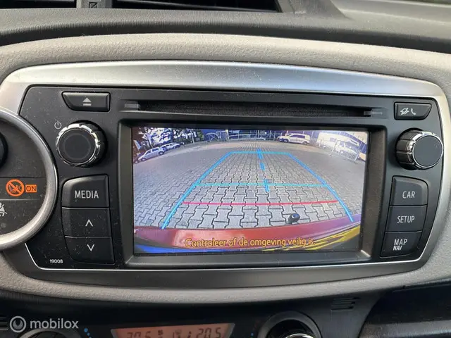 Toyota Yaris 1.3 VVT-i Dynamic / Garantie ! 2012 Benzine 17