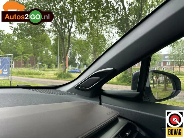 Toyota C-HR 1.8 Hybrid Executive 2018 Hybride Benzine 8