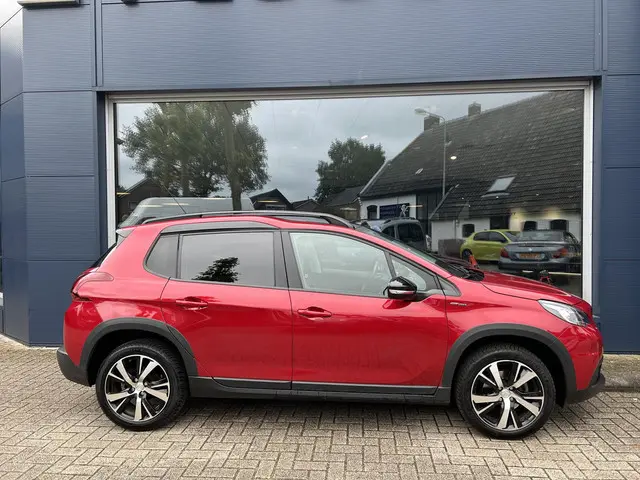 Peugeot 2008 Turbo 110PK GT-line 2018 Benzine 17