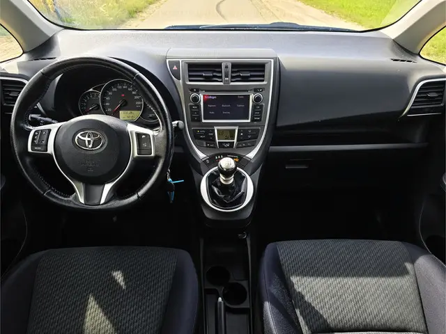 Toyota Verso-S 1.3 VVT-i Aspiration 2013 Benzine 12