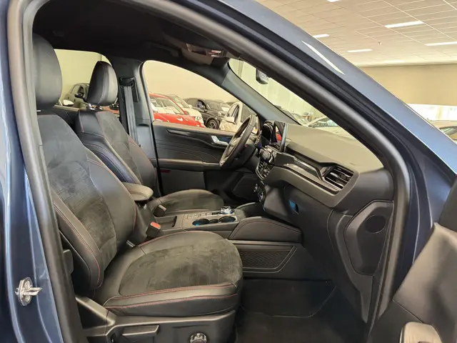 Ford Kuga 2.5 PHEV ST-Line X 2022 Hybride Benzine 16