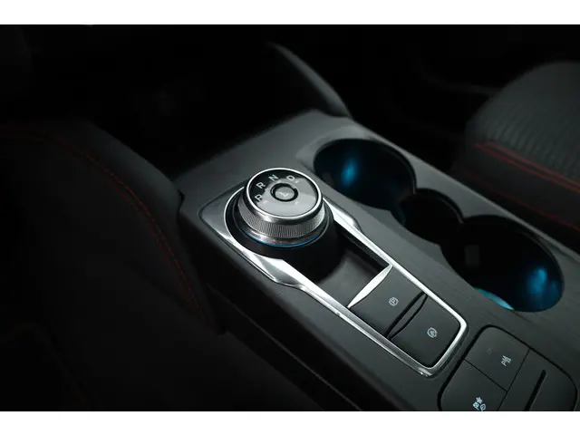 Ford Kuga 2.5 MHEV ST-Line 190pk 2022 Hybride Benzine 6