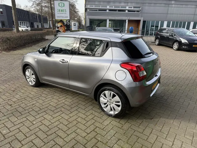 Suzuki Swift 1.2 Automaat Navi Camera 2019 Benzine 3
