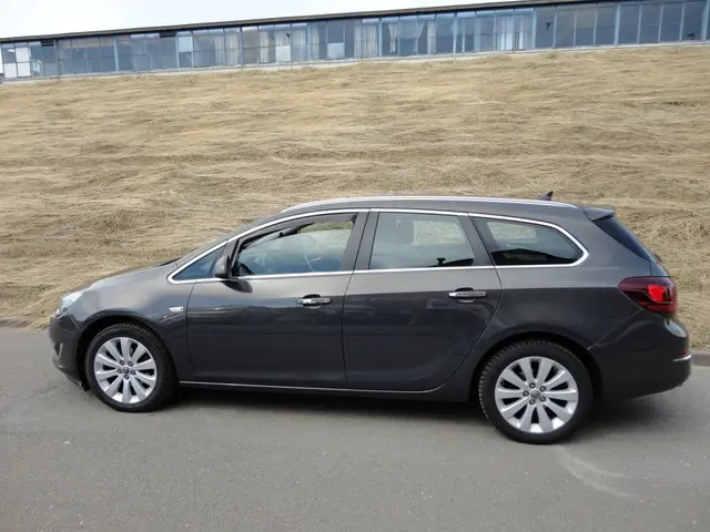 Opel Astra Sports Tourer 1.4 Turbo Business + 2013 Benzine 2