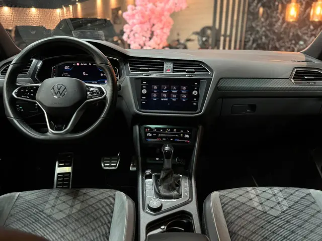 Volkswagen Tiguan 2.0|TDI|4Motion|PANO|HUD 2022 Diesel 17
